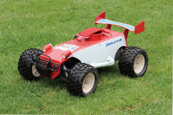 投掷器材遥控车(图1) 投掷器材遥控车(图1)