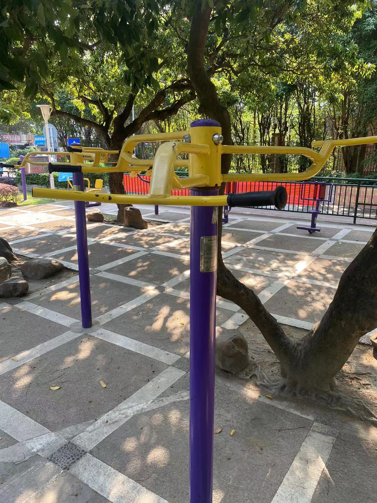 石岐街道第一城步行街休闲区(图1) 石岐街道第一城步行街休闲区(图1)