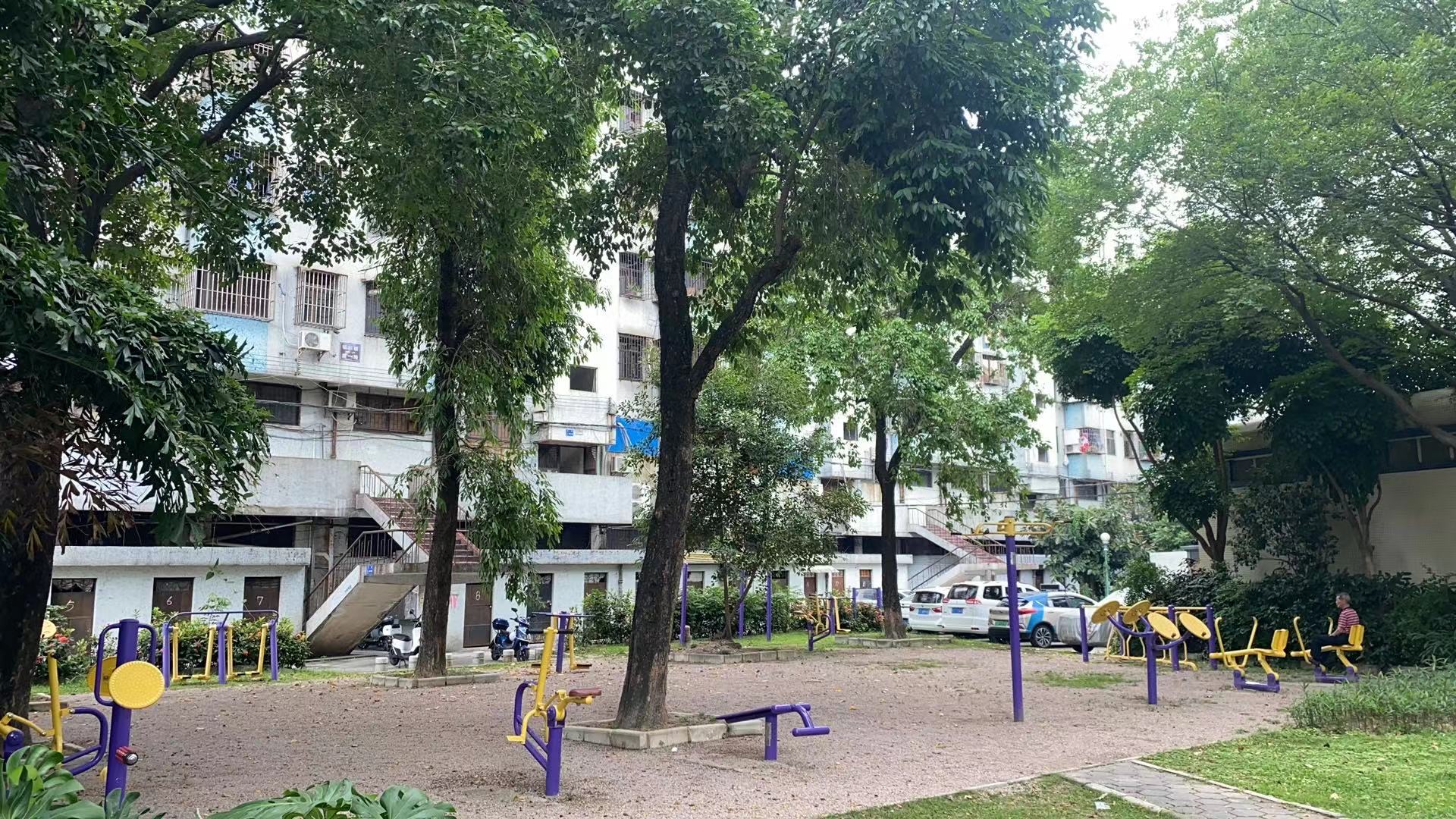 石岐街道第一城步行街休闲区(图2) 石岐街道第一城步行街休闲区(图2)