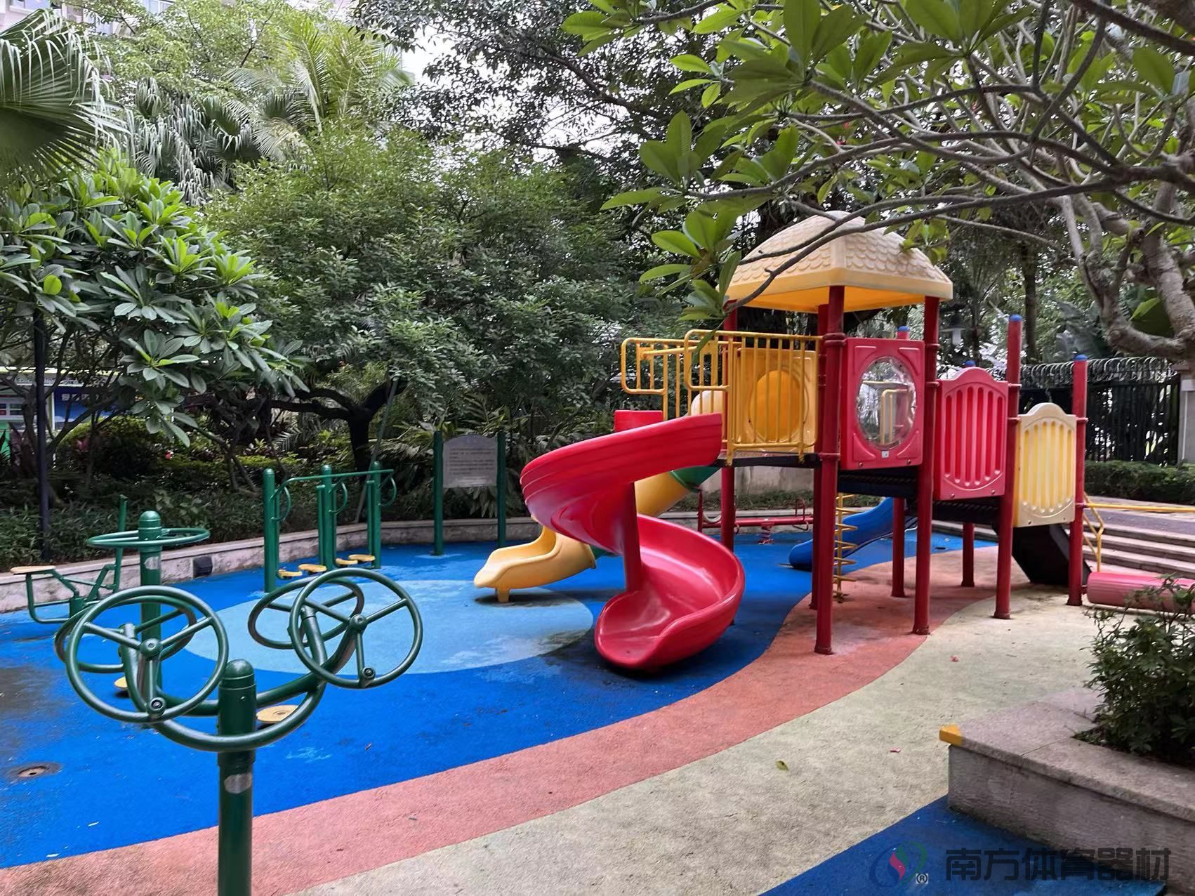 万科金域蓝湾小区内部(图1)