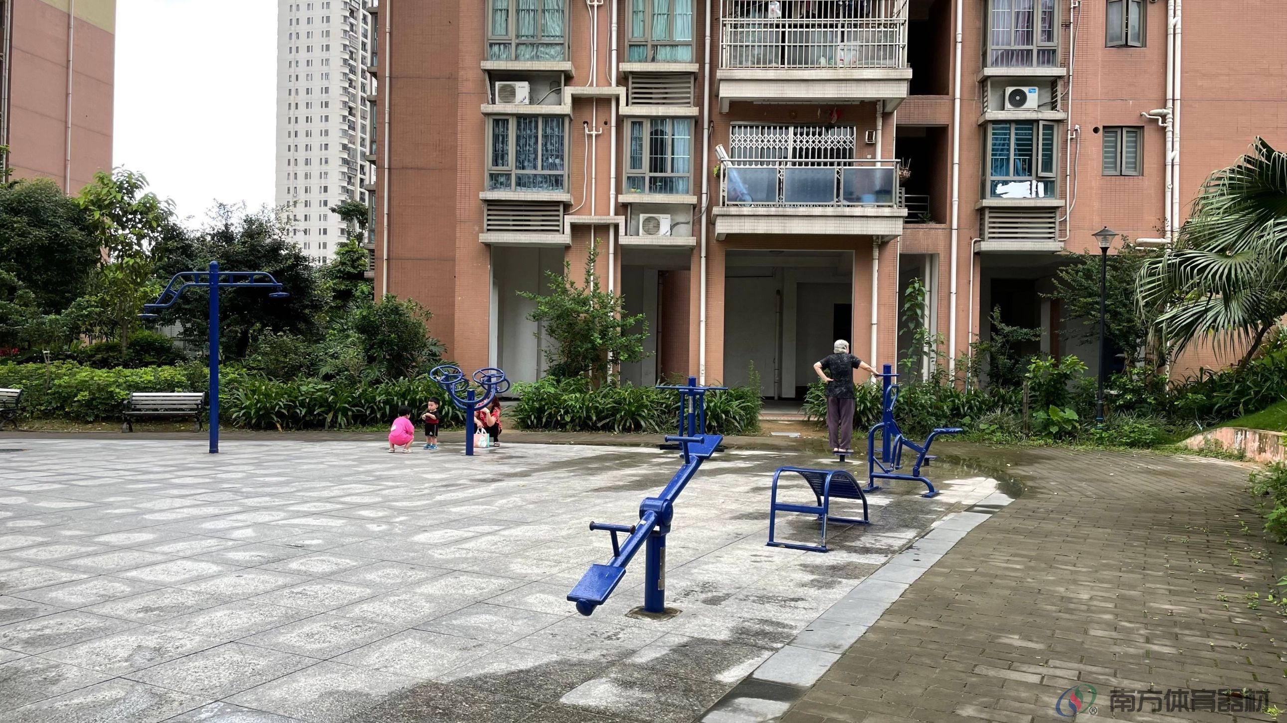 前山新城6栋全民健身路径工程(图1)