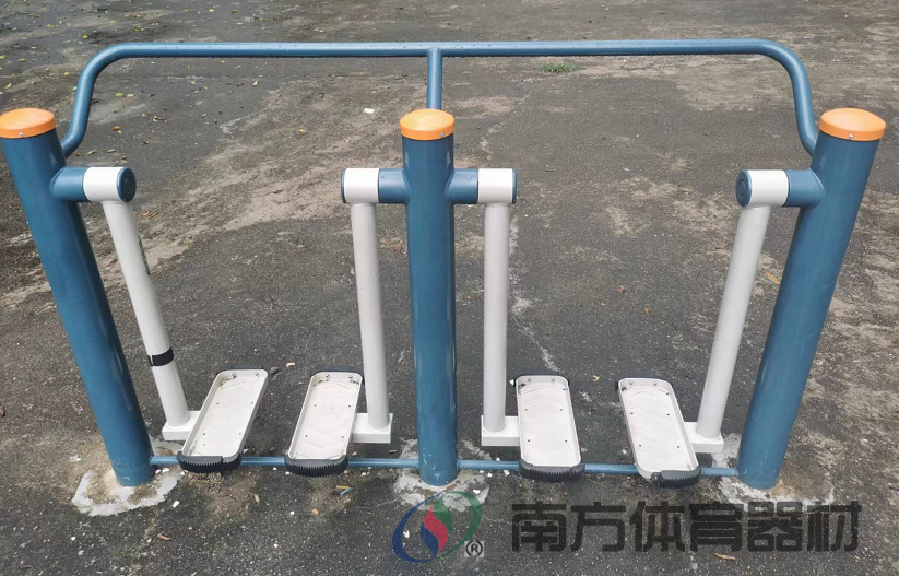 北园新村35栋前(图2) 北园新村35栋前(图2)