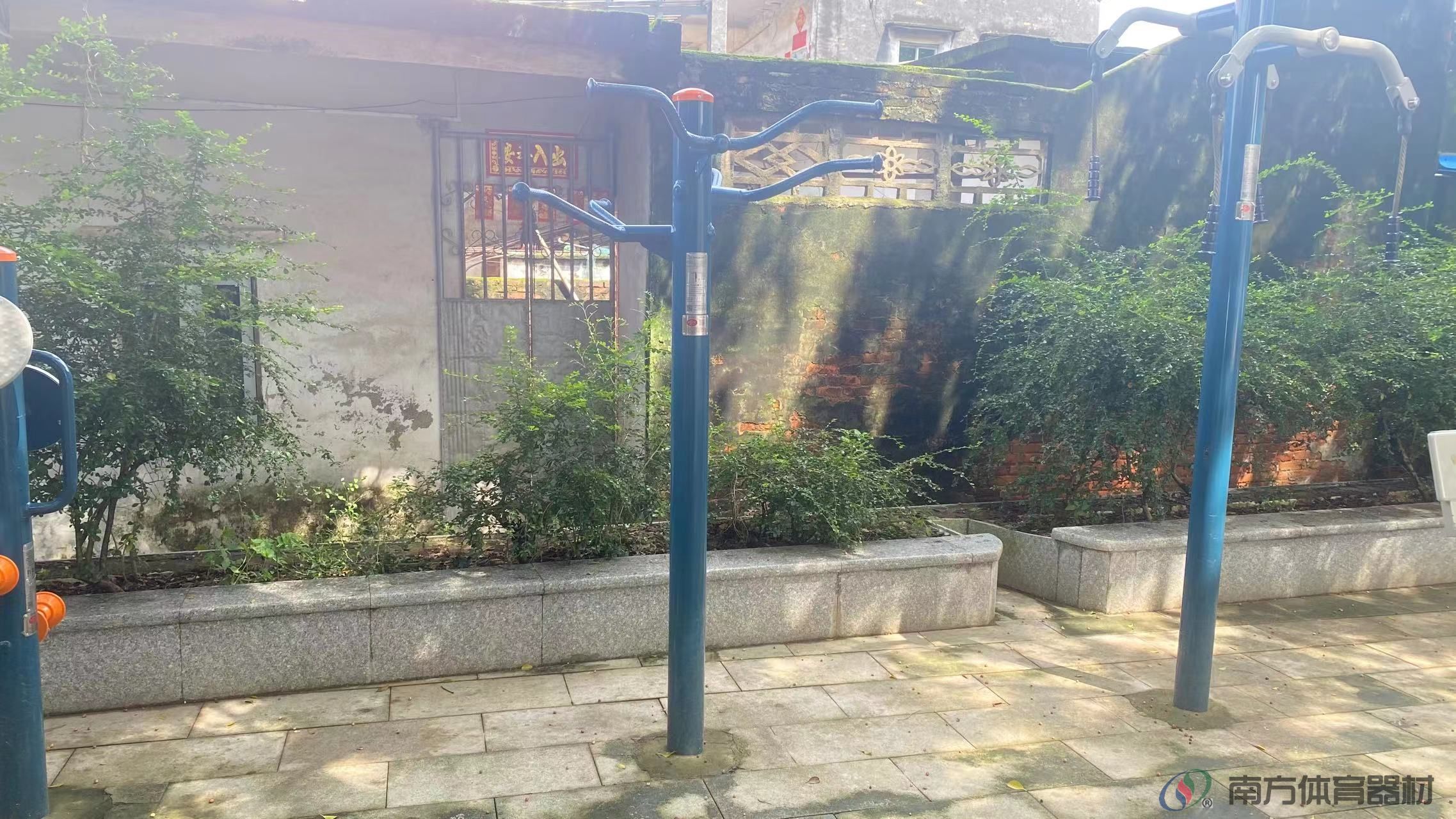 盖山村篮球场旁(图3)